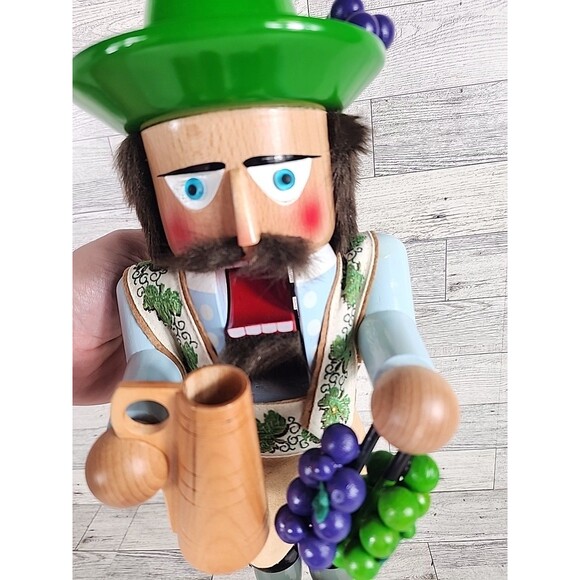 Vintage STEINBACH Nutcracker Winemaker with Tankard & Grapes 18" Wooden w/ Box - Picture 6 of 10
